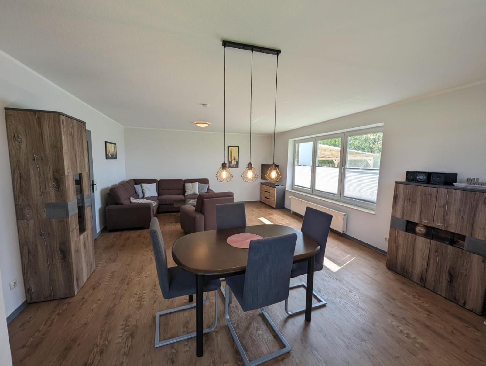 Iris Apartment *